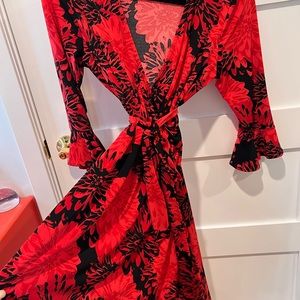 Cute red dress never worn